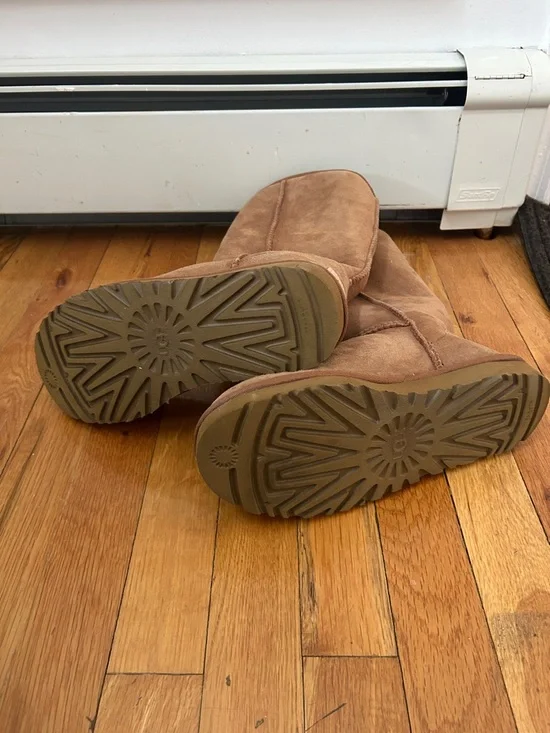 Ugg-Classic Tall Suede Shearling Boots - Chestnut - Picture 4 of 4